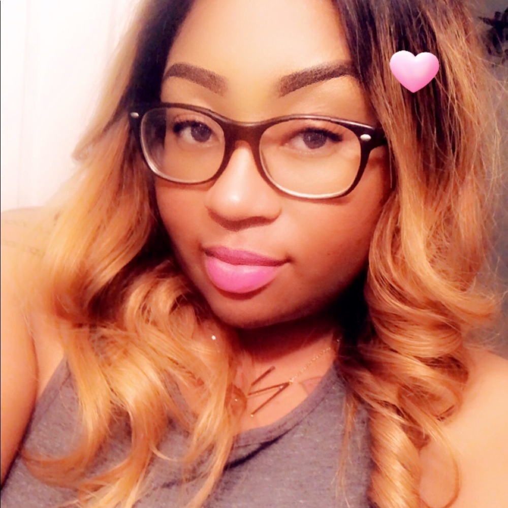 Meet your Posher, Nita